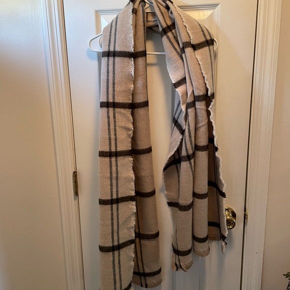 Zara plaid soft scarf/pashmina - Picture 1 of 3